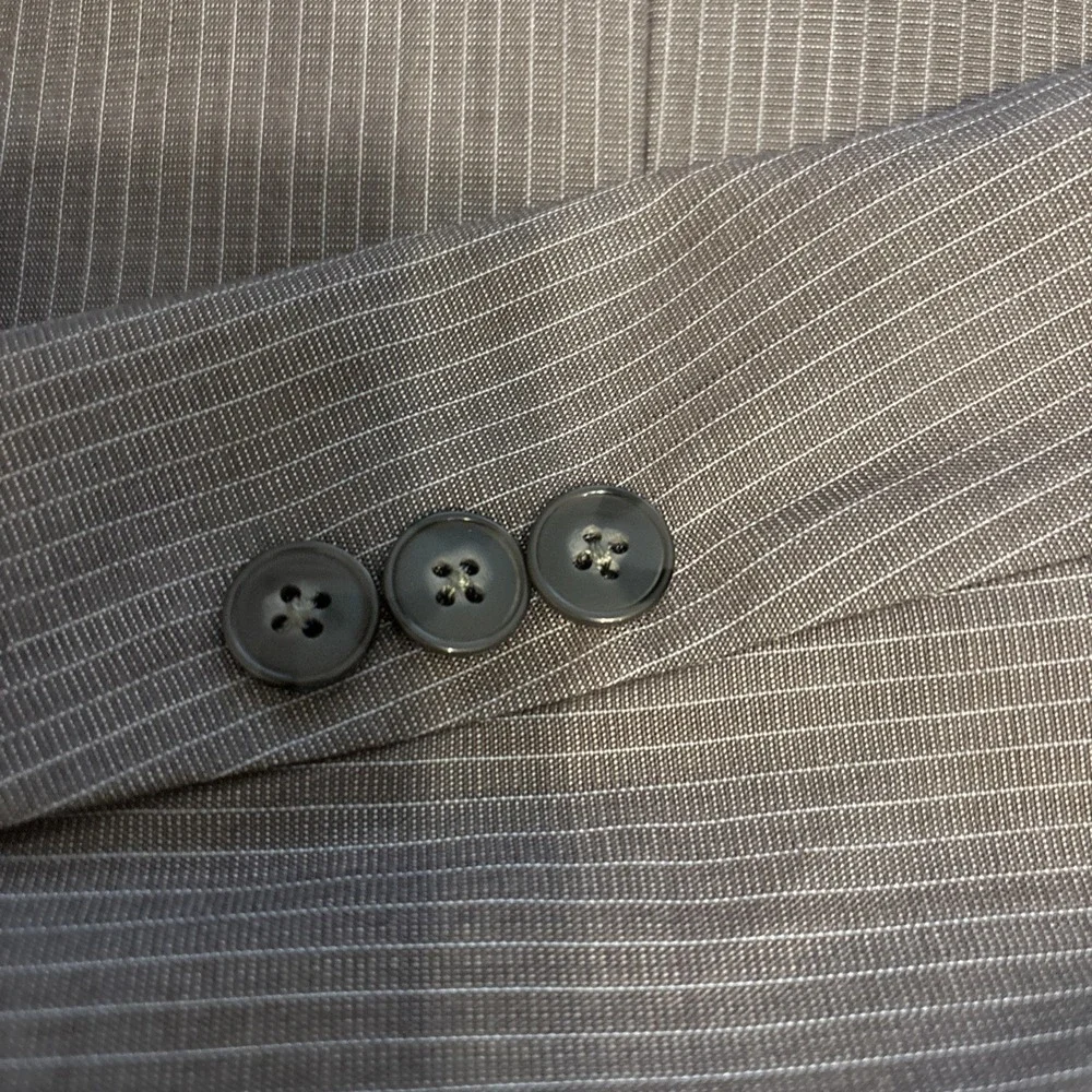 CALVIN KLEIN Mens Gray Pinstripe Wool Flat Front 2 Pc Suit 38S Jacket 32x30 Pant - Picture 3 of 12
